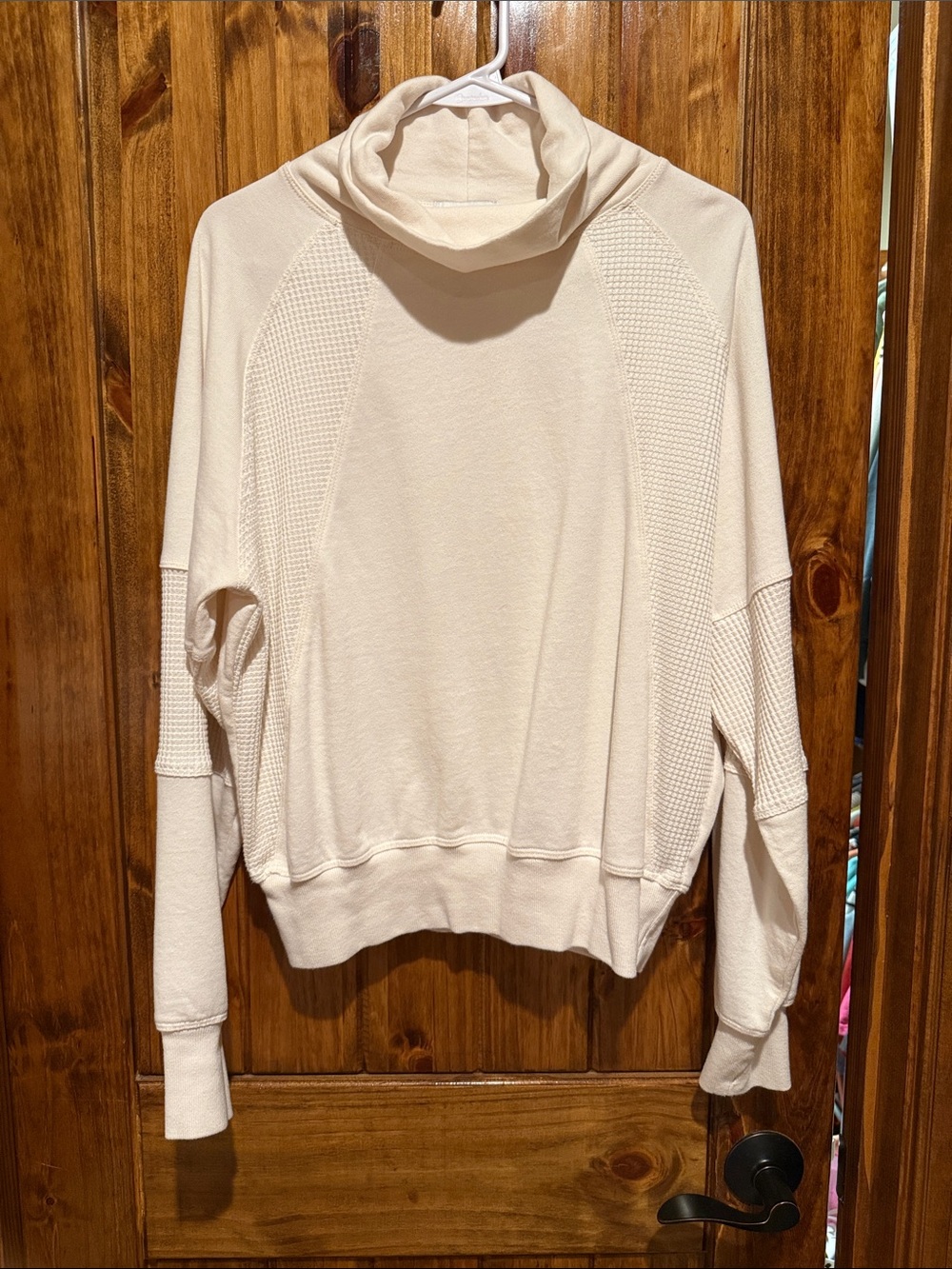 Evereve Soft Cream Funnel Neck Women's Sweatshirt